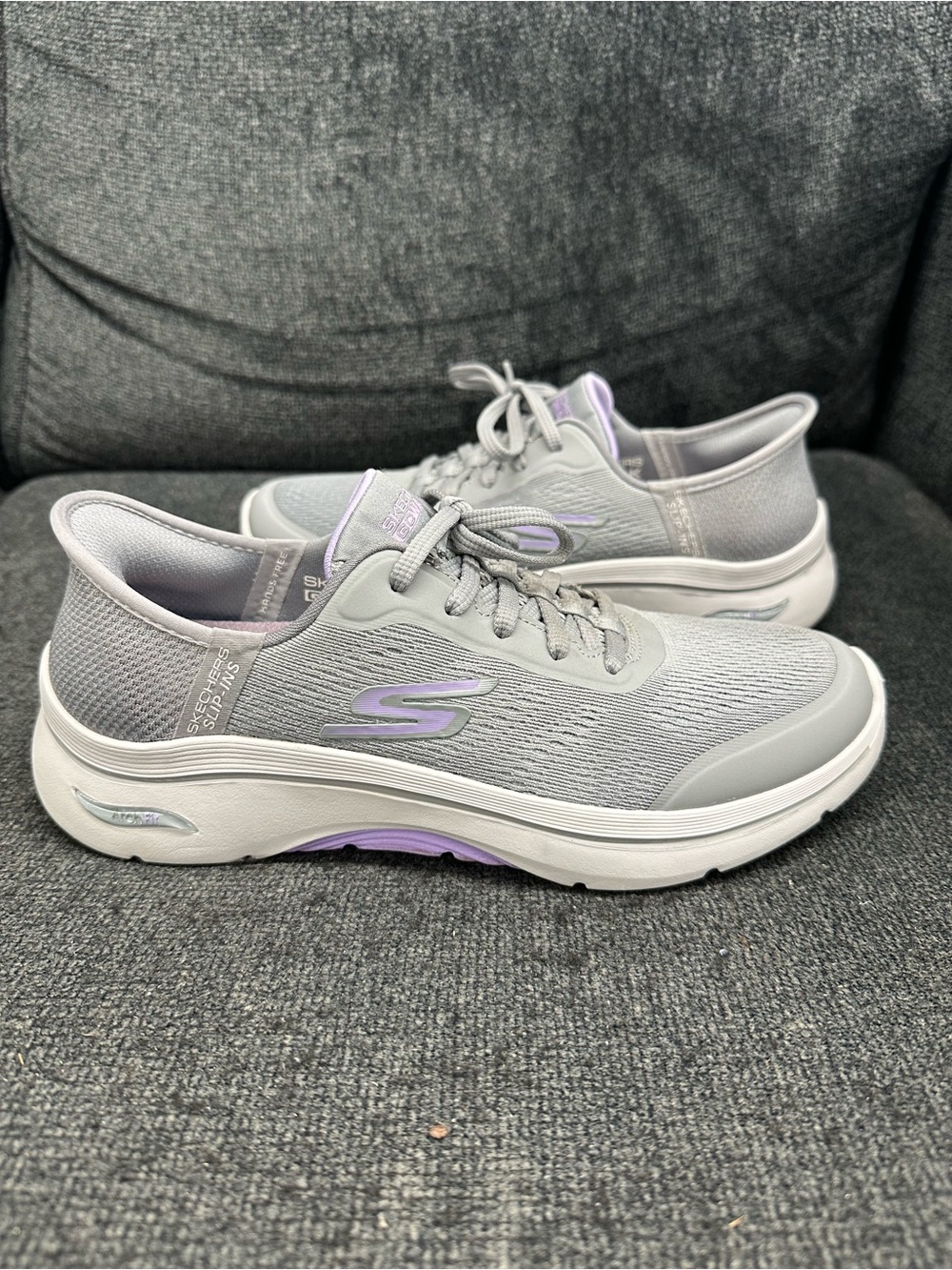 Skechers Women's Gray & Lavender Slip-On Walking Shoes size 7.5 women’s